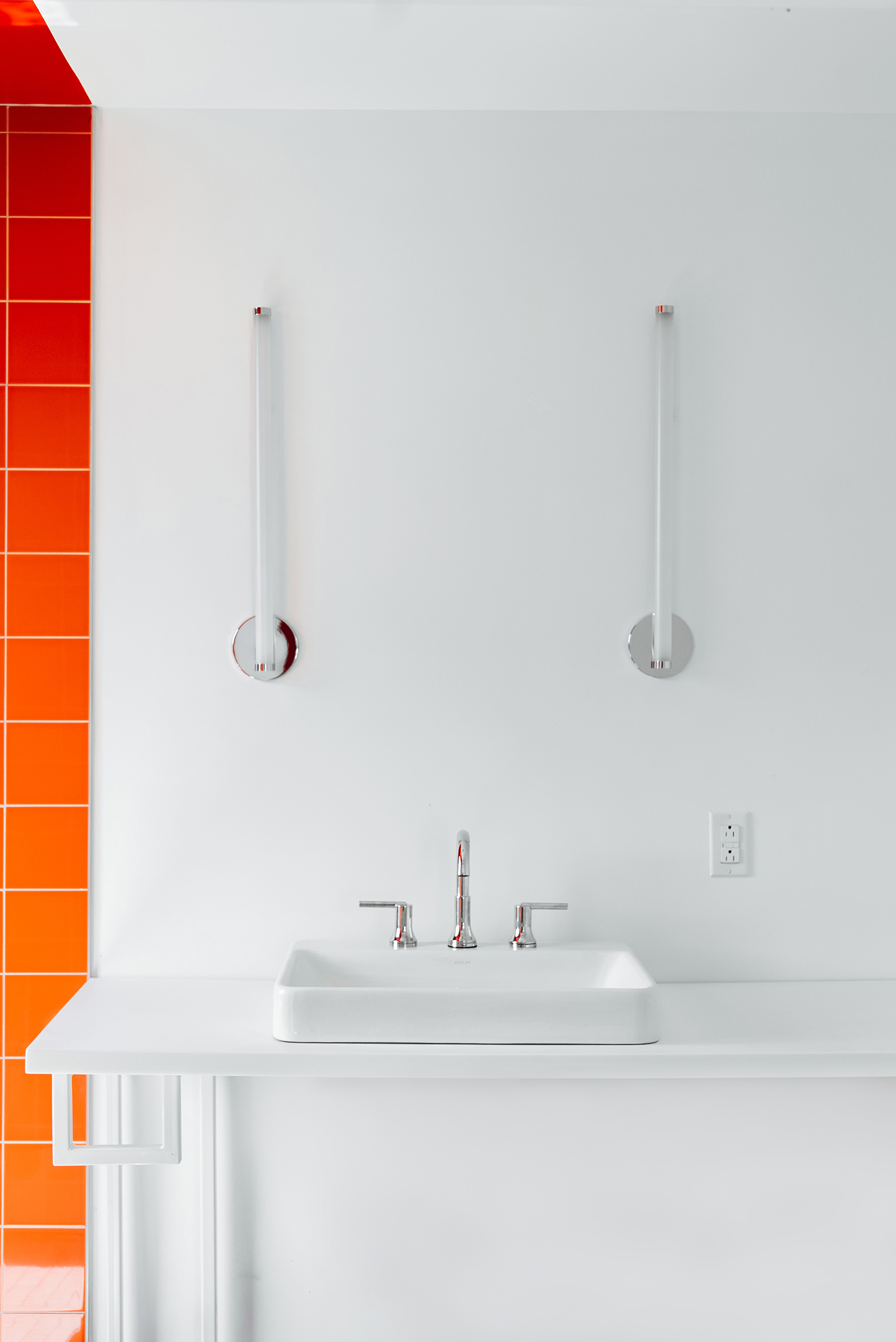 Bathroom sink detail