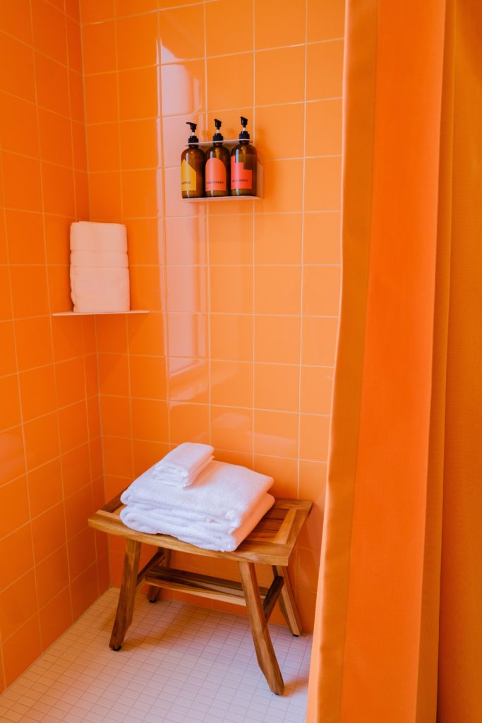 Classic Queen — Orange photo 8
