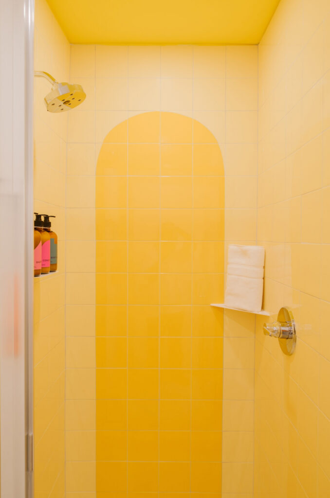 Classic Queen — Yellow photo 5