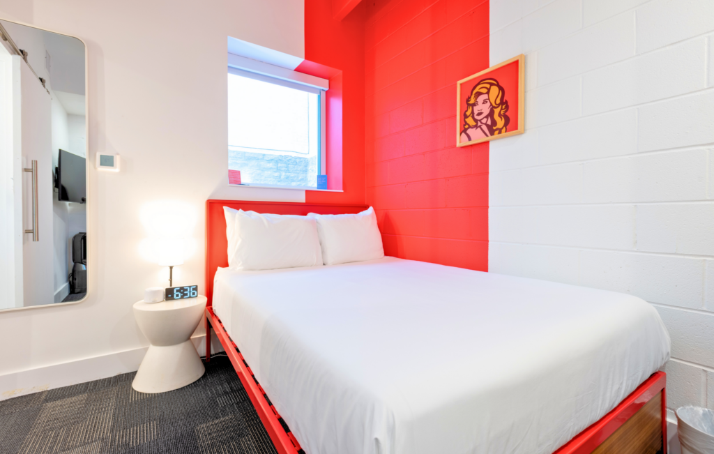 Cozy Full — Red photo 1