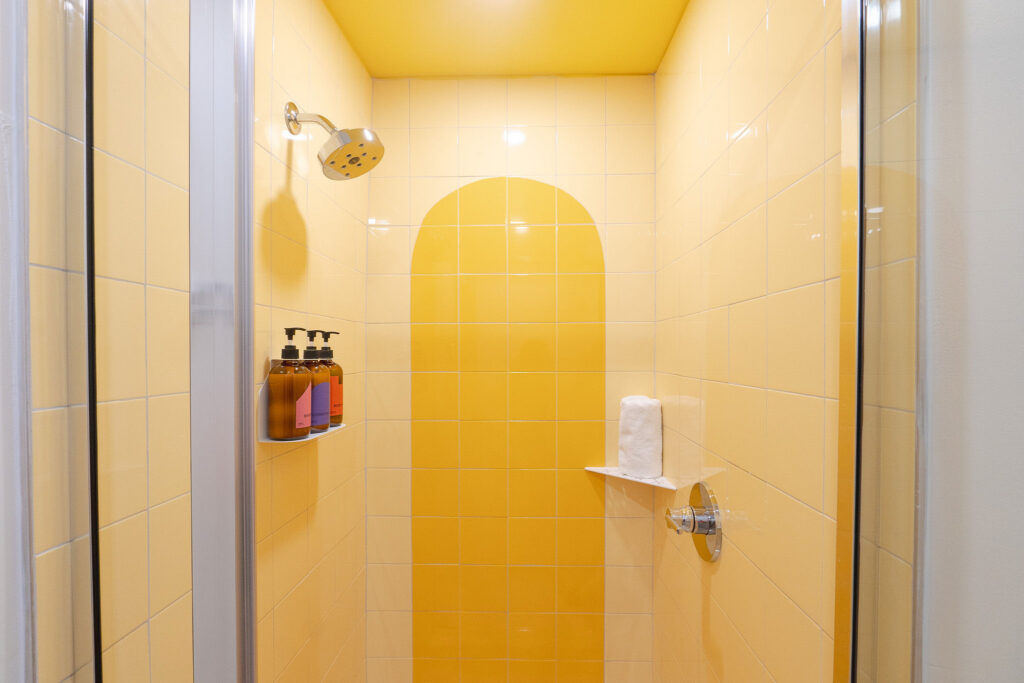 Classic Queen — Yellow photo 7