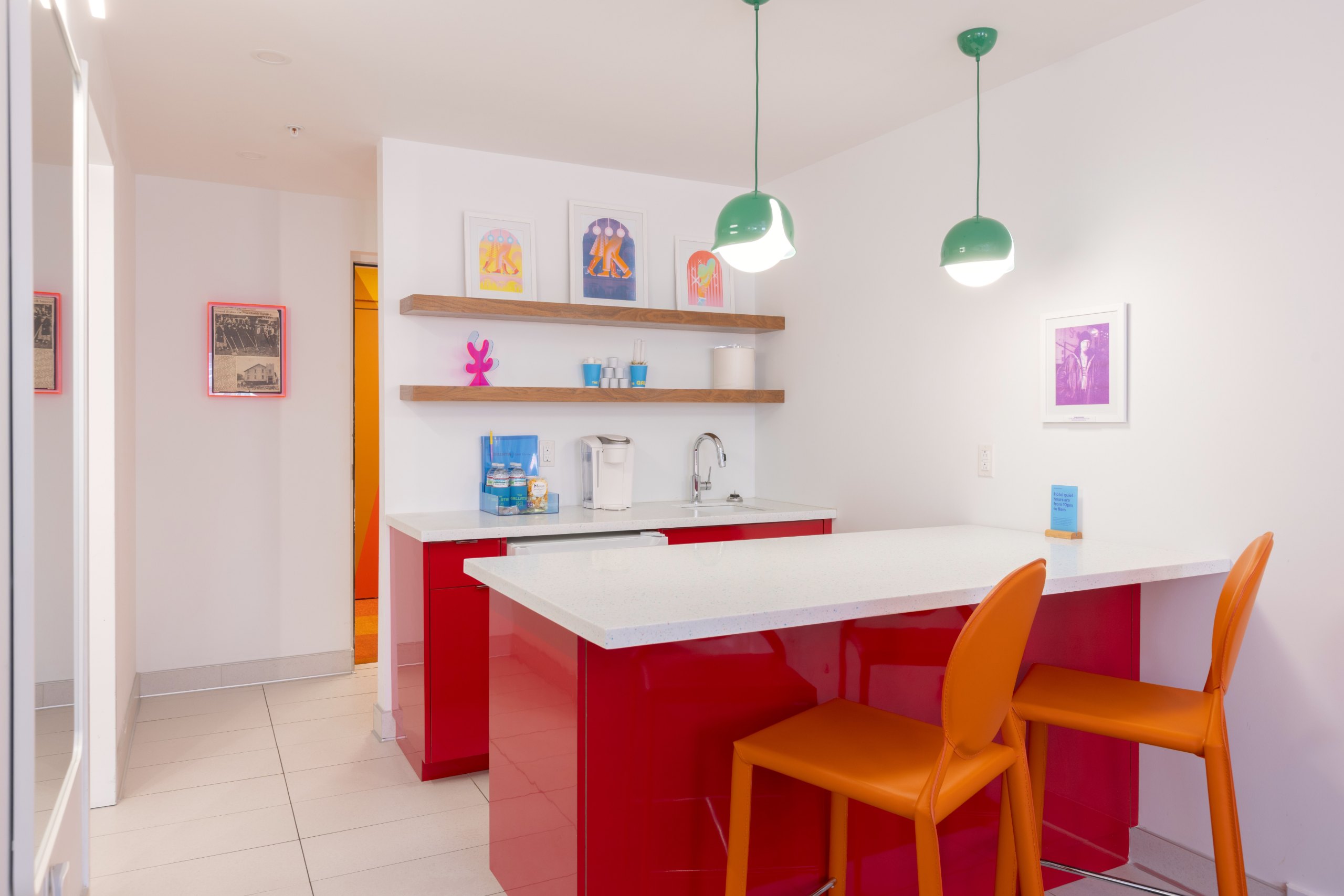 Wet Bar & Eating Area